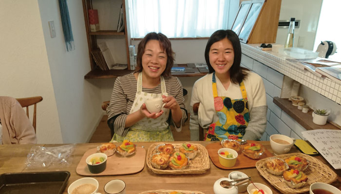 ナチュラルな家　かわいいお家　京都　パンつくり